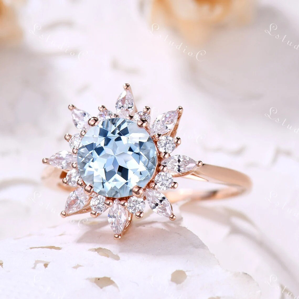 Vintage Runder Aquamarin Halo Verlobungsring 14K Rose Gold 1 Karat Blau Stern Ring Antiker März Birthstone Versprechen Für Frauen von LstudioC