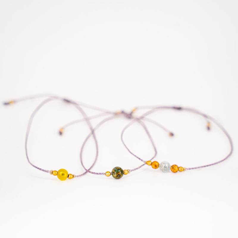 Filigrane Armbänder in Flieder/ Grau von LuArtKunst