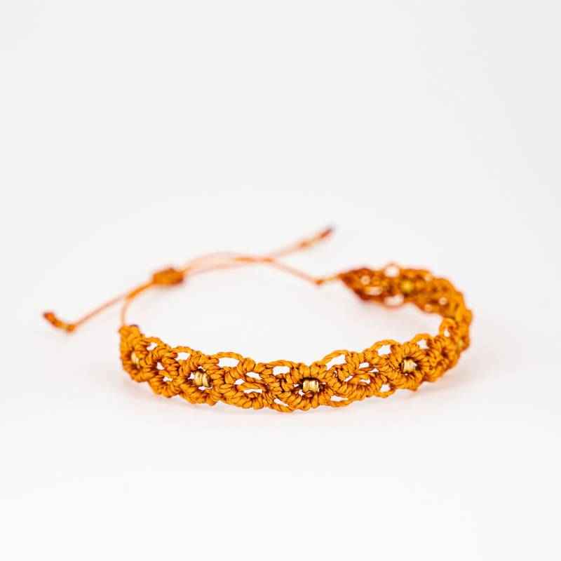 Makrameearmband in Orange Makrameearmband in Orange von LuArtKunst