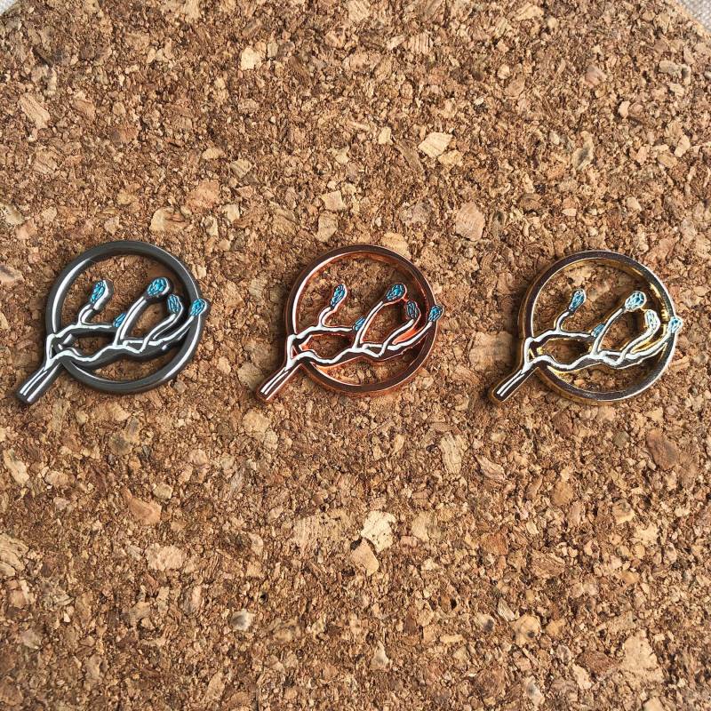 Kristall Baum Zweig Emaille Pin Kristall Baum Zweig Emaille Pin von LuFishCo