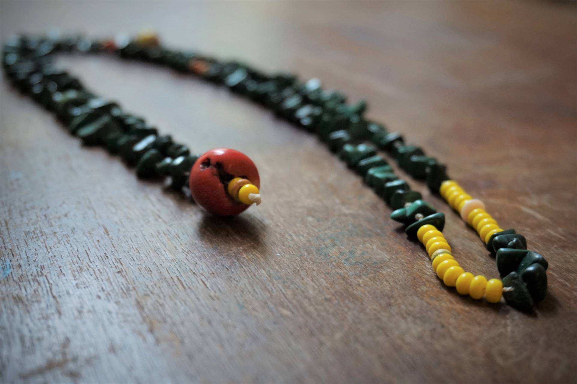 Farbenfrohes Malachit-Mala Farbenfrohes Malachit-Mala von LuJewelryINDIVIDUALS