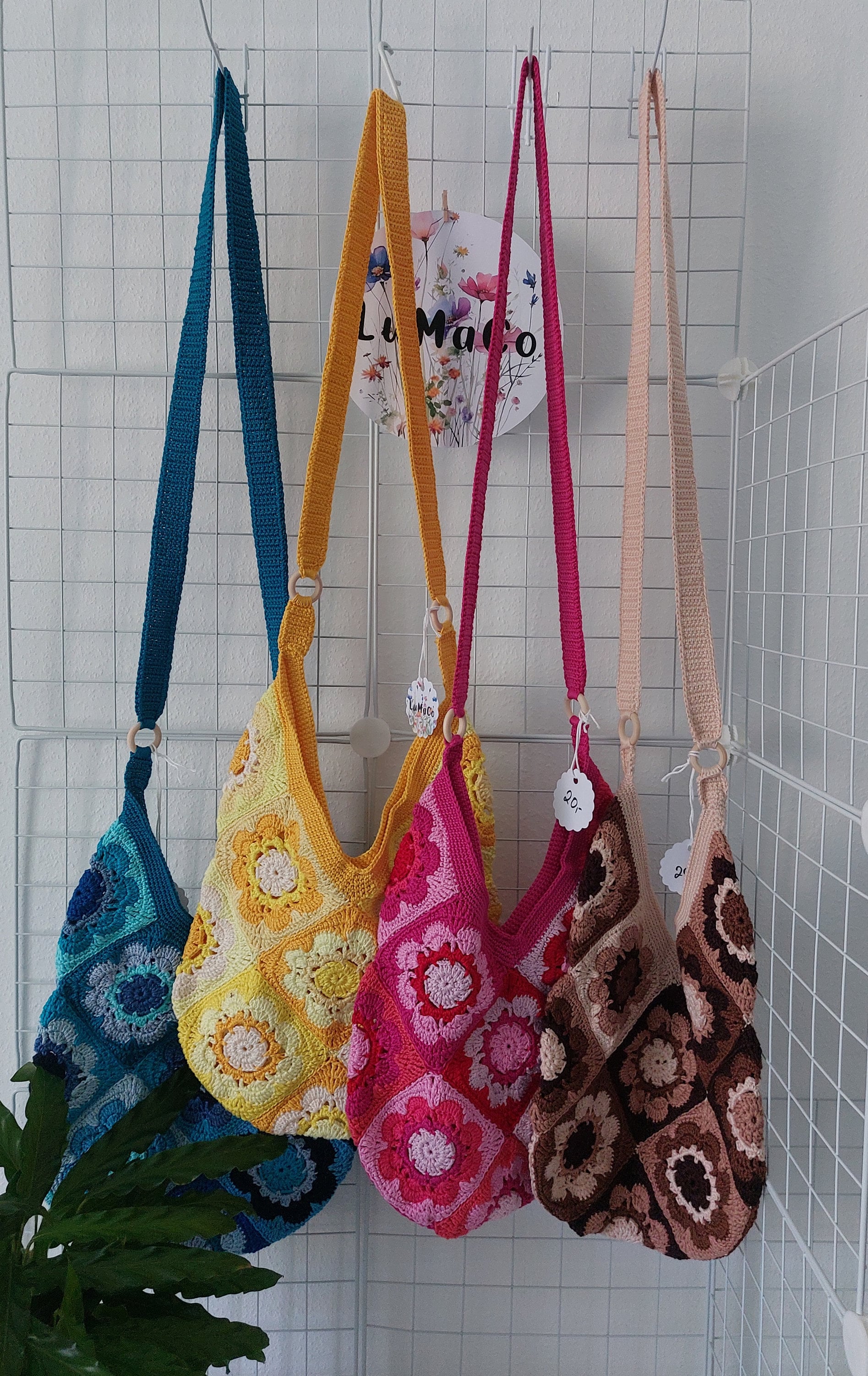 Grannysquare Häkeltasche Mit Druckknopf Grannysquare Häkeltasche Mit Druckknopf von LuMaCo1