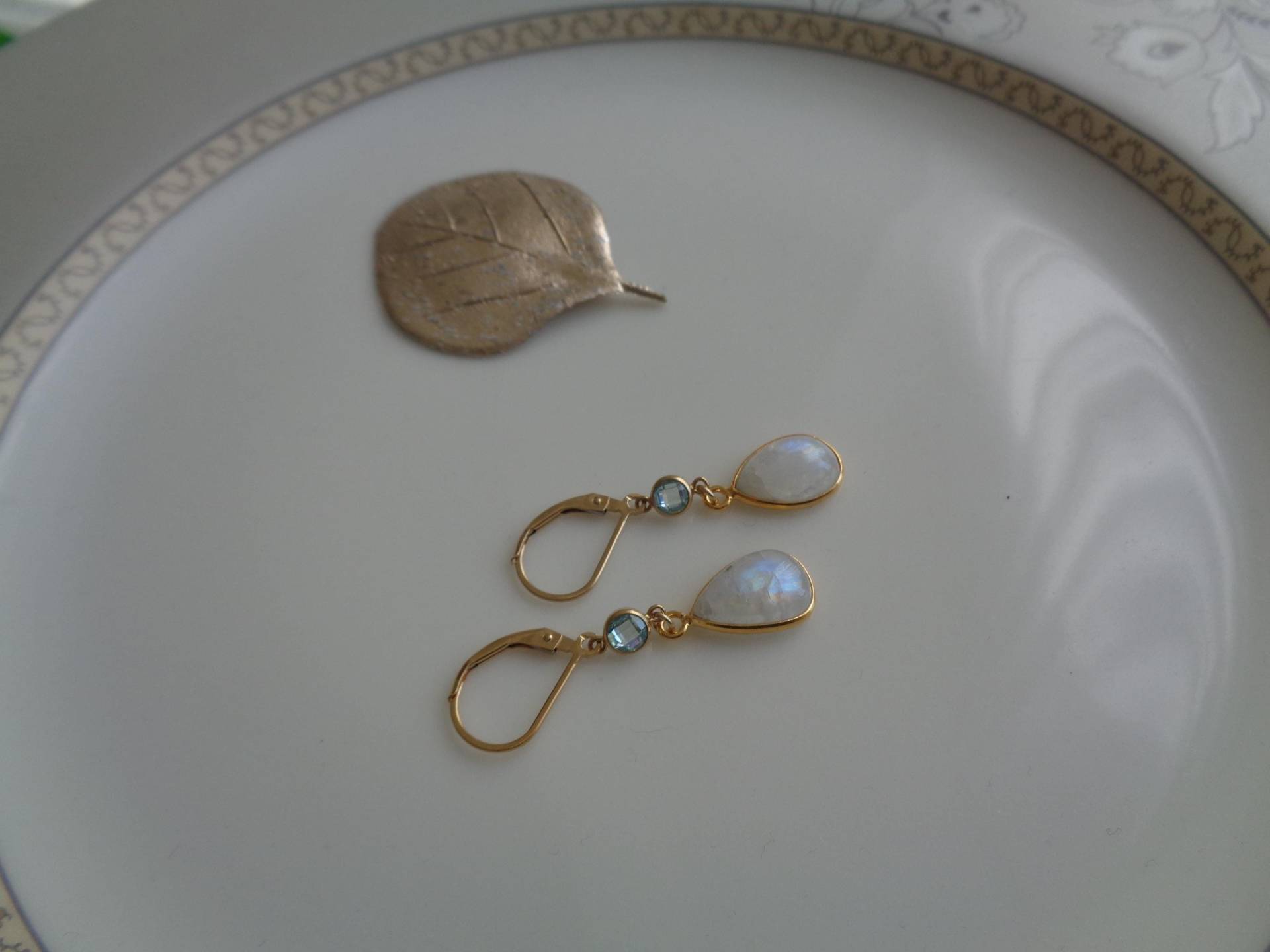 Gold Ohrringe Mondstein Blautopas 14K Filled, Lu-428 von LuNagarie