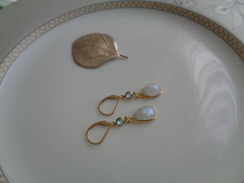 Gold Ohrringe Mondstein Blautopas 14K Filled, Lu-428 von LuNagarie