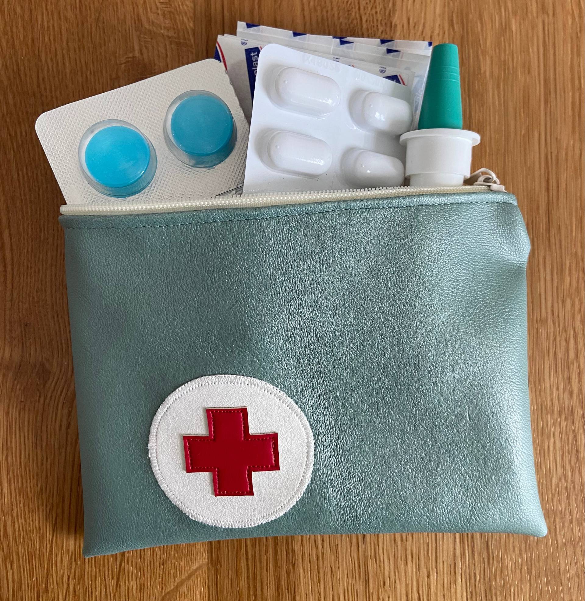 Kleine Erste Hilfe Tasche Kleine Erste Hilfe Tasche von LuadesignShop