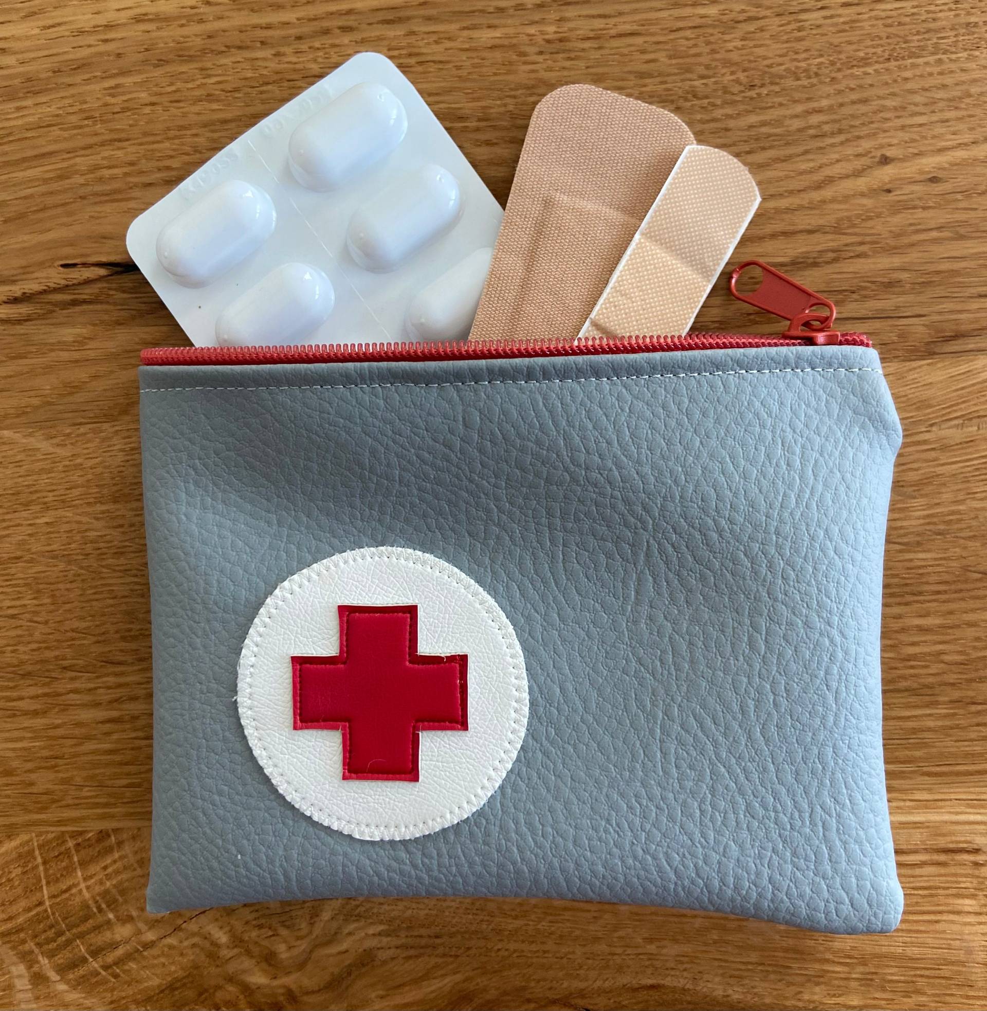 Kleine Erste Hilfe Tasche Kleine Erste Hilfe Tasche von LuadesignShop