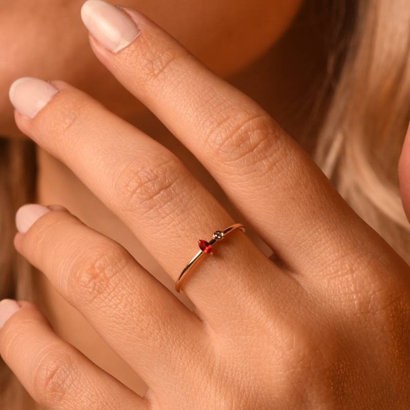 Zierlicher Rubin Ring Natur, 14K & 18K Natur Ring, Marquise Echter Diamant Stapeln Minimalist von LuanJewelry