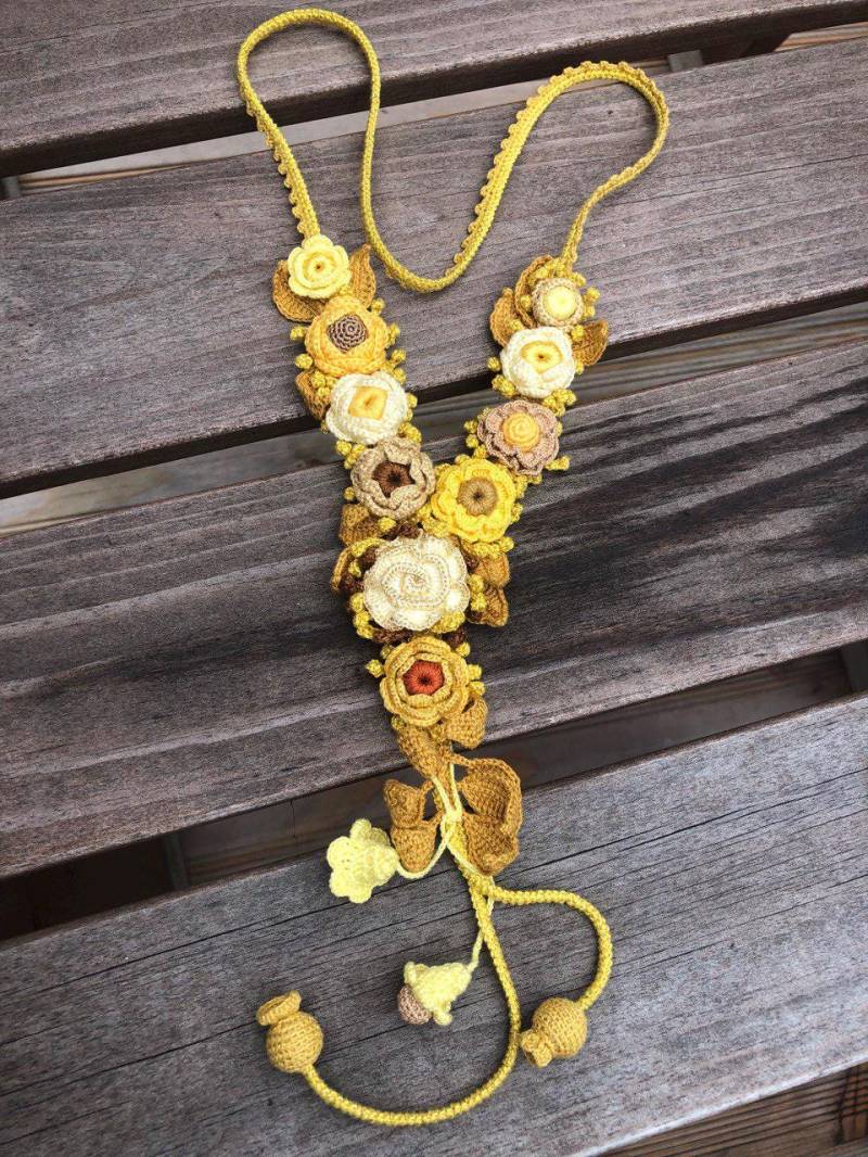 Gehäkelte, Handgefertigte Halskette, Kette, Schmuck, Baumwolle, Unikat, Stoffkette von LubasChrocheteria