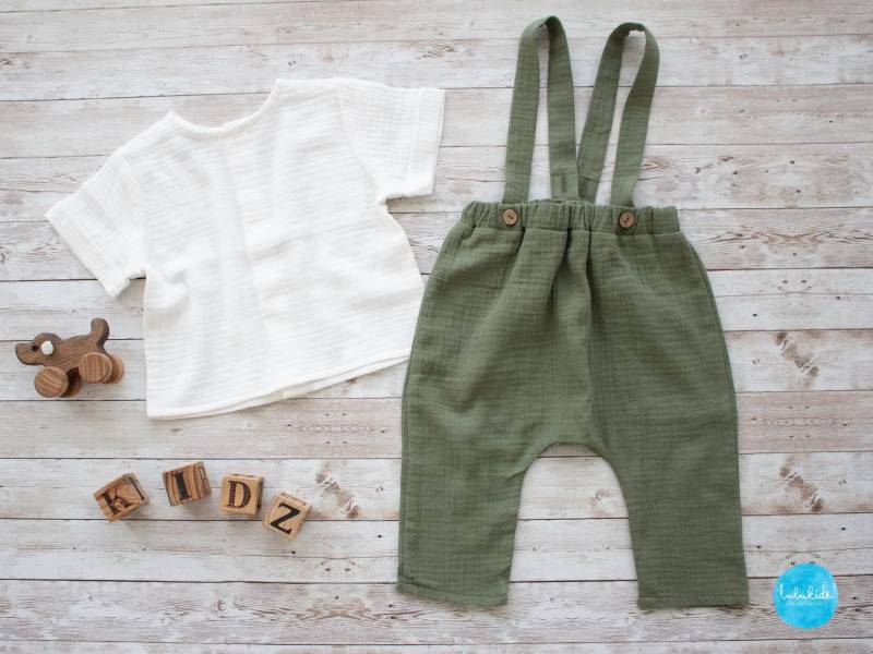 Babyhose Jungen Hose Punmphose Baggy Taufhose Taufoutfit Page Boy Outfit Mit Hosenträger Musselinhose Sommerhose Aus Bio-Baumwolle von Lubukidz