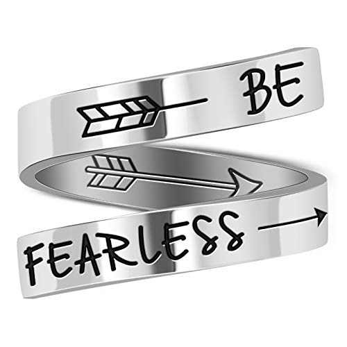 LucBuy Edelstahl Keep Eng Gravierte Inspirierende Geschenke Verstellbare Ringe Schmuck für Männer Frauen Teenager (BE FEARLESS - Silber) von LucBuy