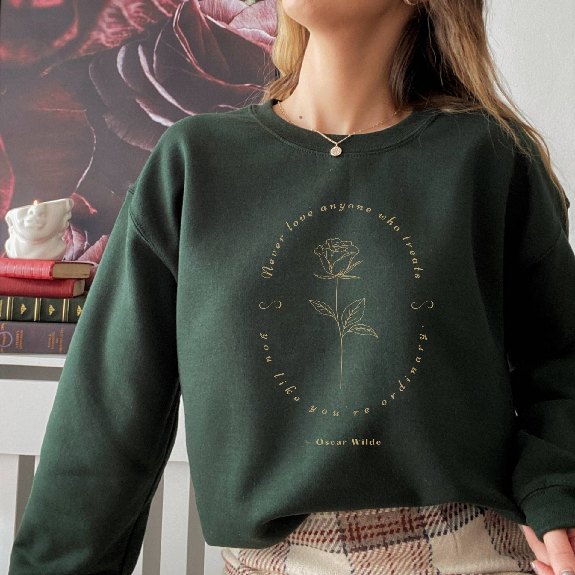 Oscar Wilde Buch Sweatshirt Dunkel Academia Kleidung Lesen Bibliothekar Bücherwurm Indie Shirt von LucaBooCo