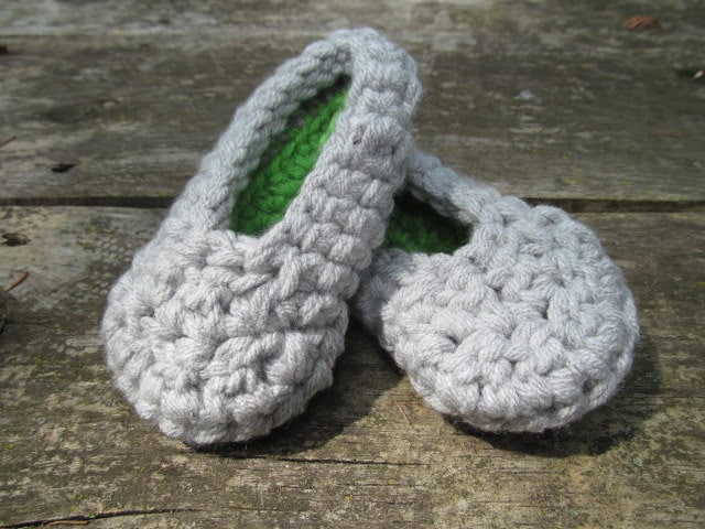 Benutzerdefinierte Grau Und Grün Kinder-Hausschuhe von Lucary