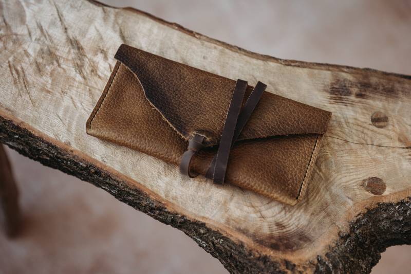 Leder Brillenetui - Kostenlose Personalisierung Accessoires, Handgenäht, Handgefertigtes Uhrengehäuse, Magnetverschluss, Geldumschlag Leder Brillenetui - Kostenlose Personalisierung Accessoires, Handgenäht, Handgefertigtes Uhrengehäuse, Magnetverschluss, Geldumschlag von LucasRuthHandmade