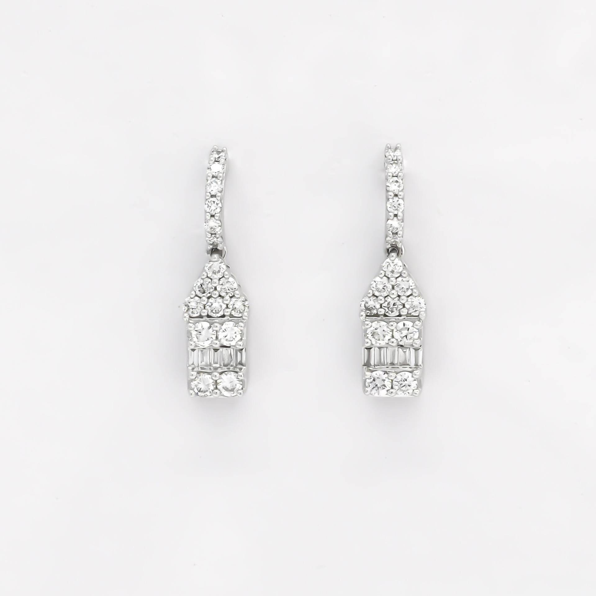 Natürliche Diamant Ohrringe, 18Kt Weißgold Designer Einfache Danglers von LuceeDiamonds