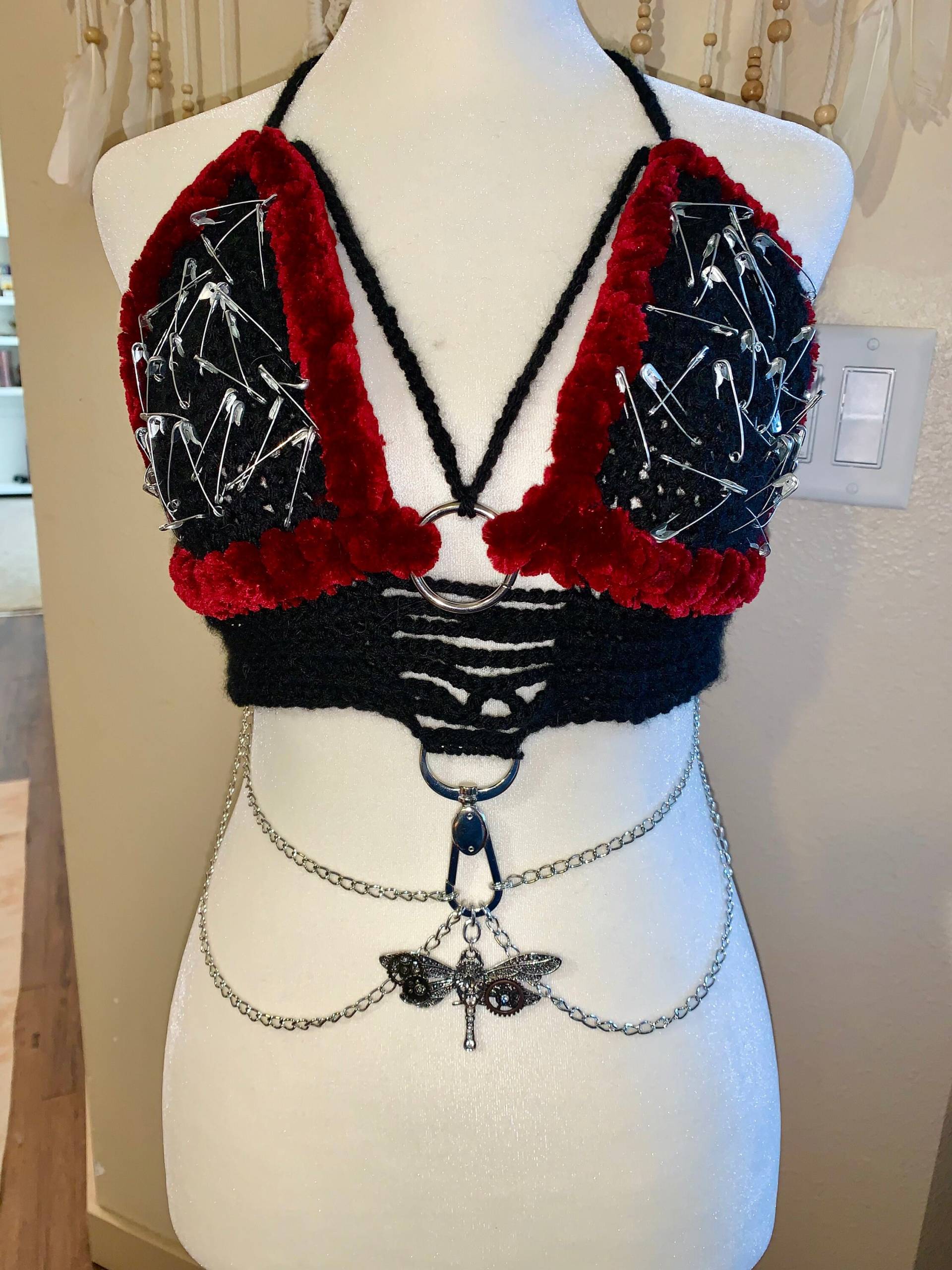 Gehäkeltes Steampunk Crochet Crop Top Mit Libelle von LucidLotusDesignsCo