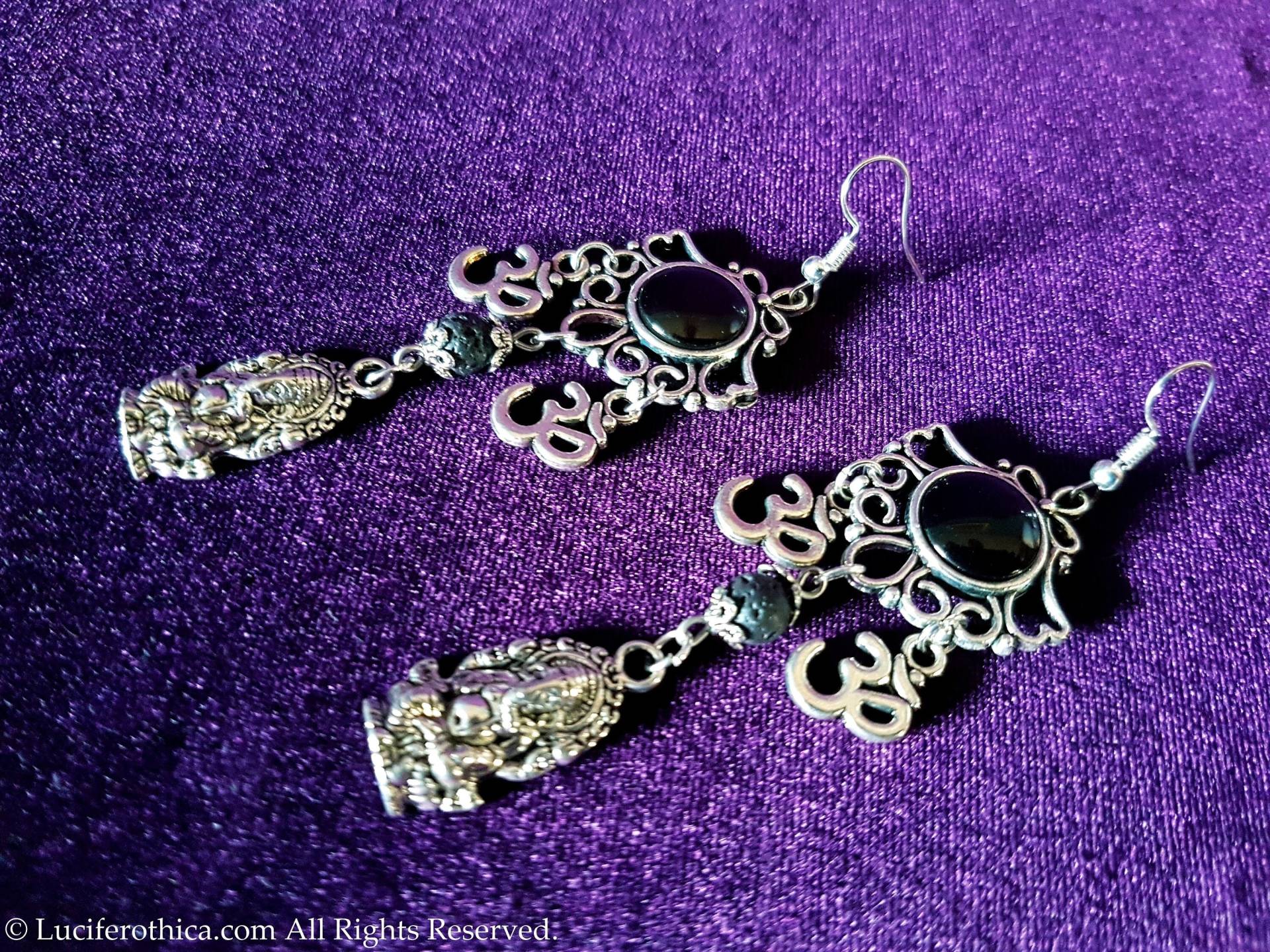 Ganesha Onyx-Kristall-Ohrringe - Lord Ganesha, Der Elefantengott Des Wohlstands, Reichtums, Gesundheit Und Glücks, Edelstein, Lavastein, Geschenk von LuciferothicaCrafts