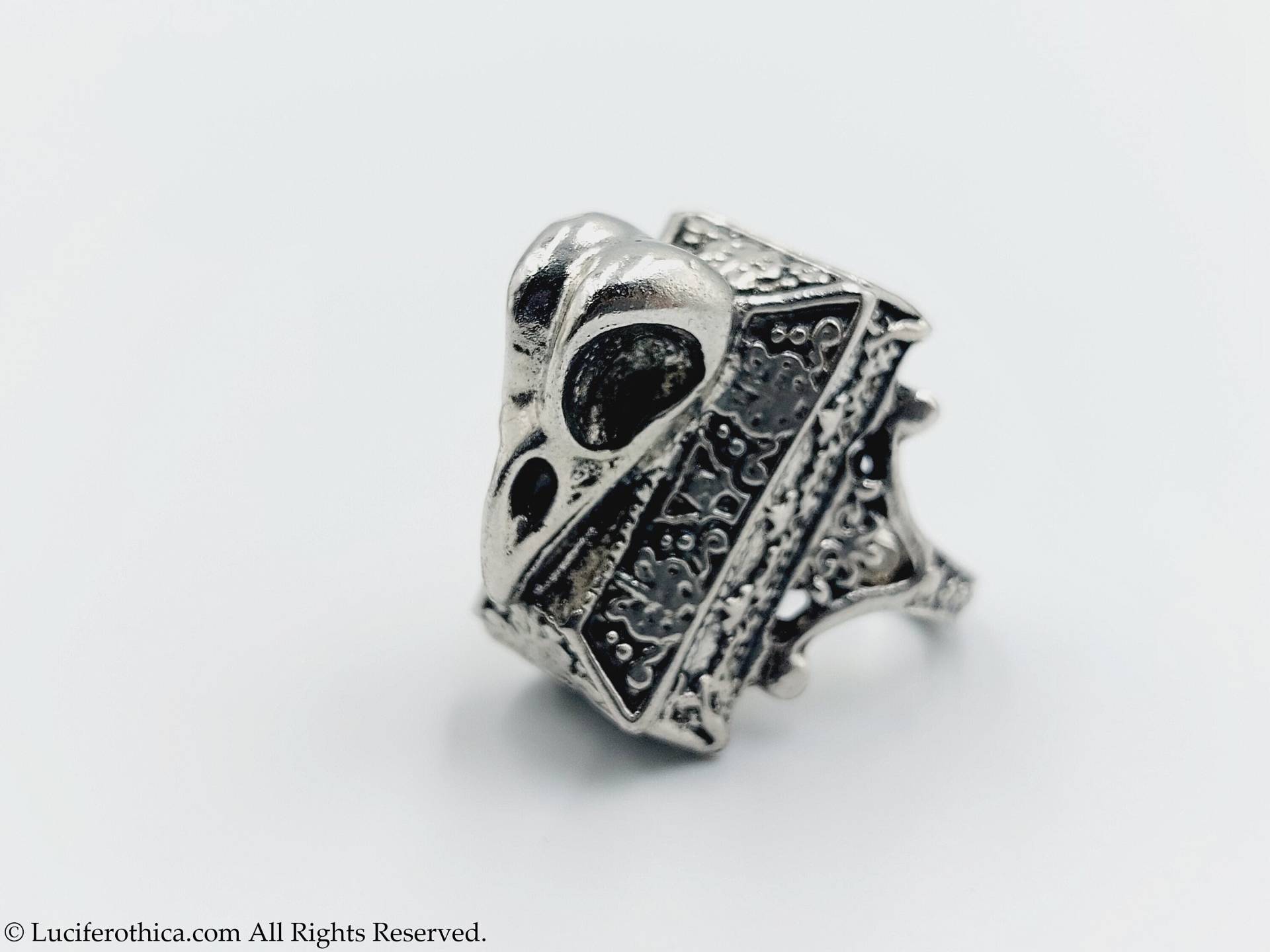 Krähenschädel Medaillon Ring - Poision Schmuck Goth Gothic Raben Vogelschädel Tradgoth Wgt Geschenk Totenkopf Luciferothica Secret Space Krähenschädel Medaillon Ring - Poision Schmuck Goth Gothic Raben Vogelschädel Tradgoth Wgt Geschenk Totenkopf Luciferothica Secret Space von LuciferothicaCrafts