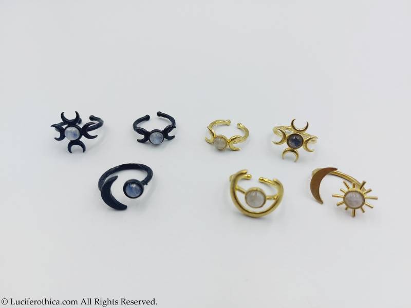 Mond Ringe Mit Mondstein Kristall Dreifach Mondgoddes Halbmond Luna Phaze Wachsend Hexe Hekate Gothic Wicca Geschenk Goth Hecate Salem von LuciferothicaCrafts