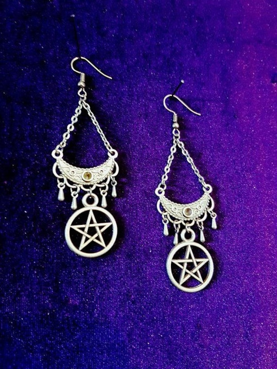 Pentagramm-Ohrringe - Hexenhafter Kronleuchter-Schmuck, Eleganter Bronzeton, Gothic-Stil, Wicca-Stil, Stilvolles Pentagramm-Schmuckstück von LuciferothicaCrafts