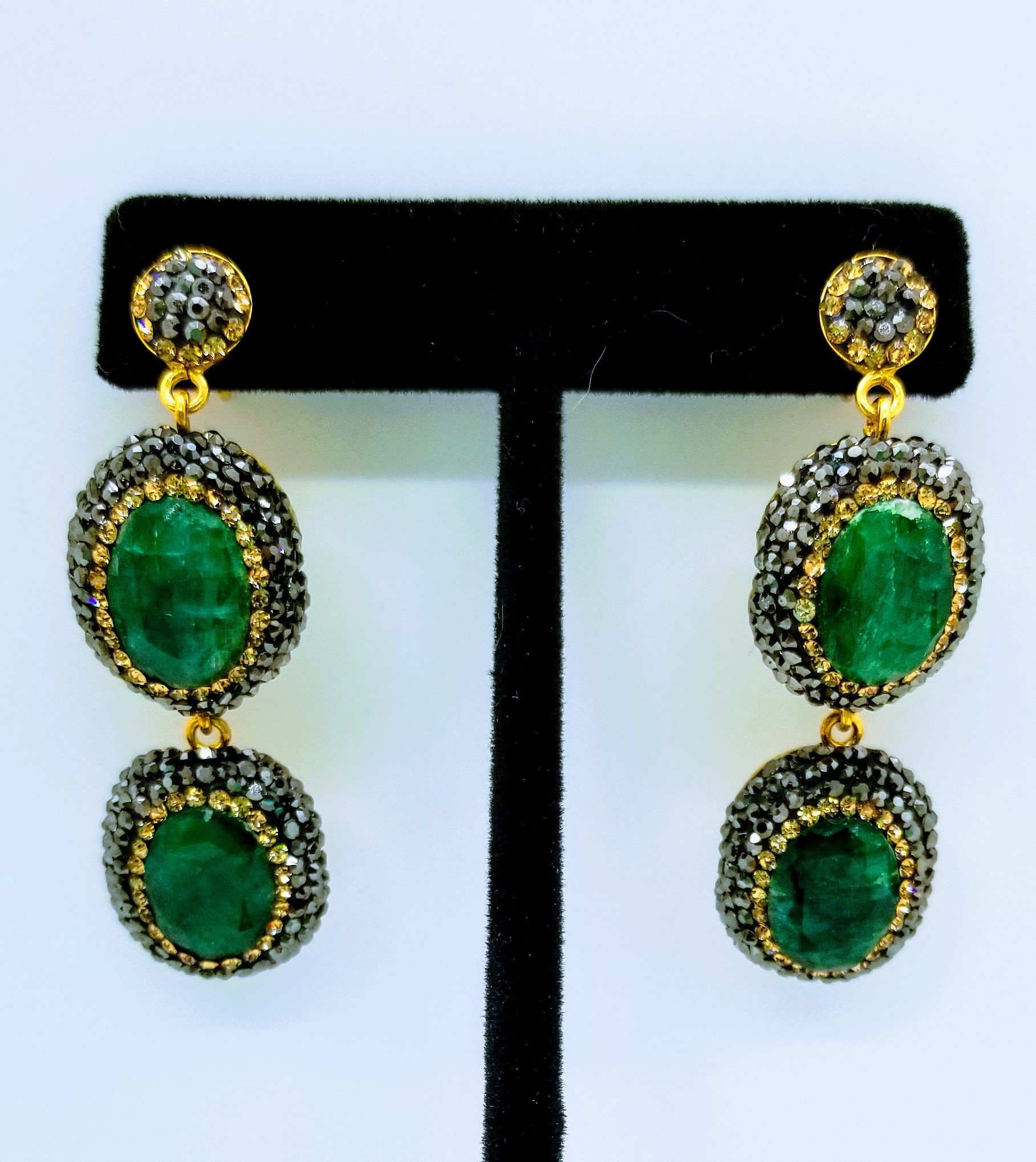 9, 5 Karat Smaragd Und Swarovski Kristall Ohrringe 9, 5 Karat Smaragd Und Swarovski Kristall Ohrringe von LuckeyLovesGems