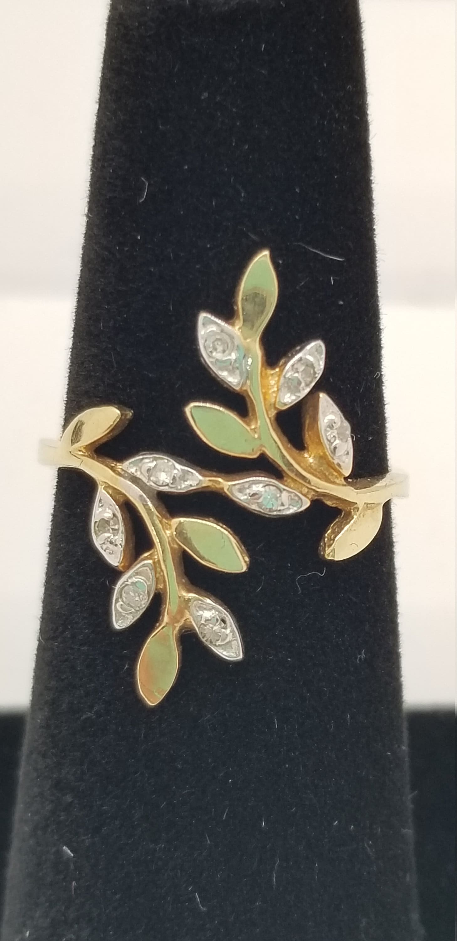 Diamant-Laurel Bypass-Ring Diamant-Laurel Bypass-Ring von LuckeyLovesGems