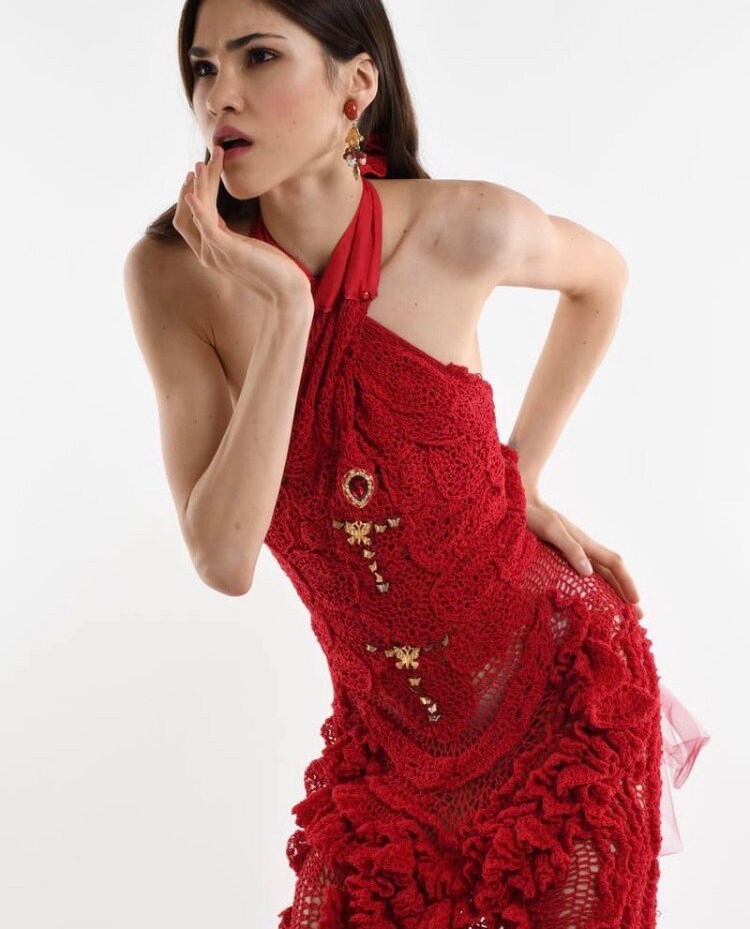 Handgemachtes Rotes Häkelkleid Vintage Schmuck, S/M von Luckgorcian