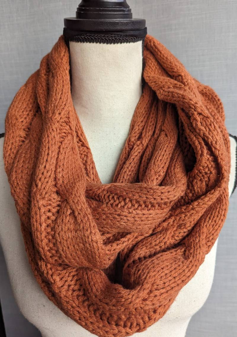 Gebrannter Orangefarbener Zopfmuster-Infinity-Schal. Weicher, Grob Gestrickter, Runder, Endloser Loop-Langer, Dunkler Kürbis-Schal Für Alle von Lucky120