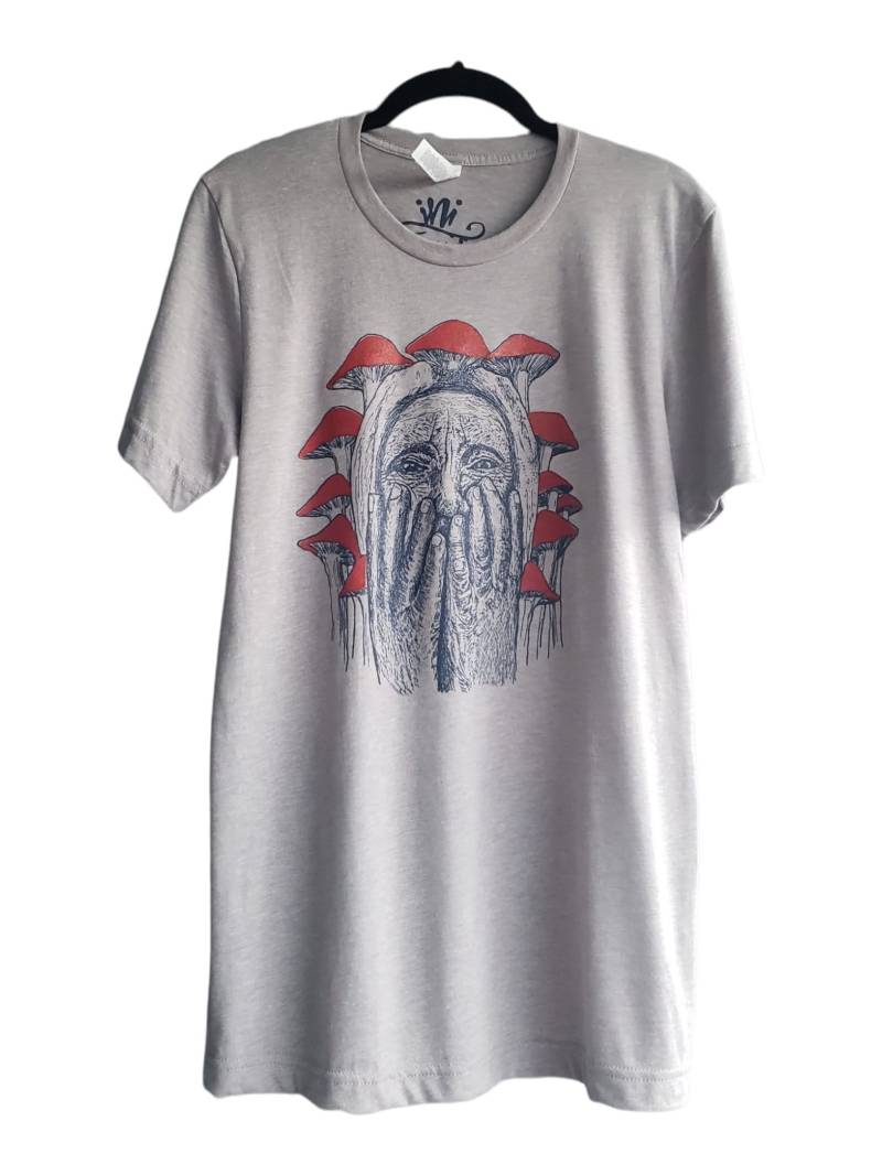 Maria Sabina Und Pilze Portrait Unisex Grau Shirt. Siebdruck Shirt in Marineblau Rot von Lucky120