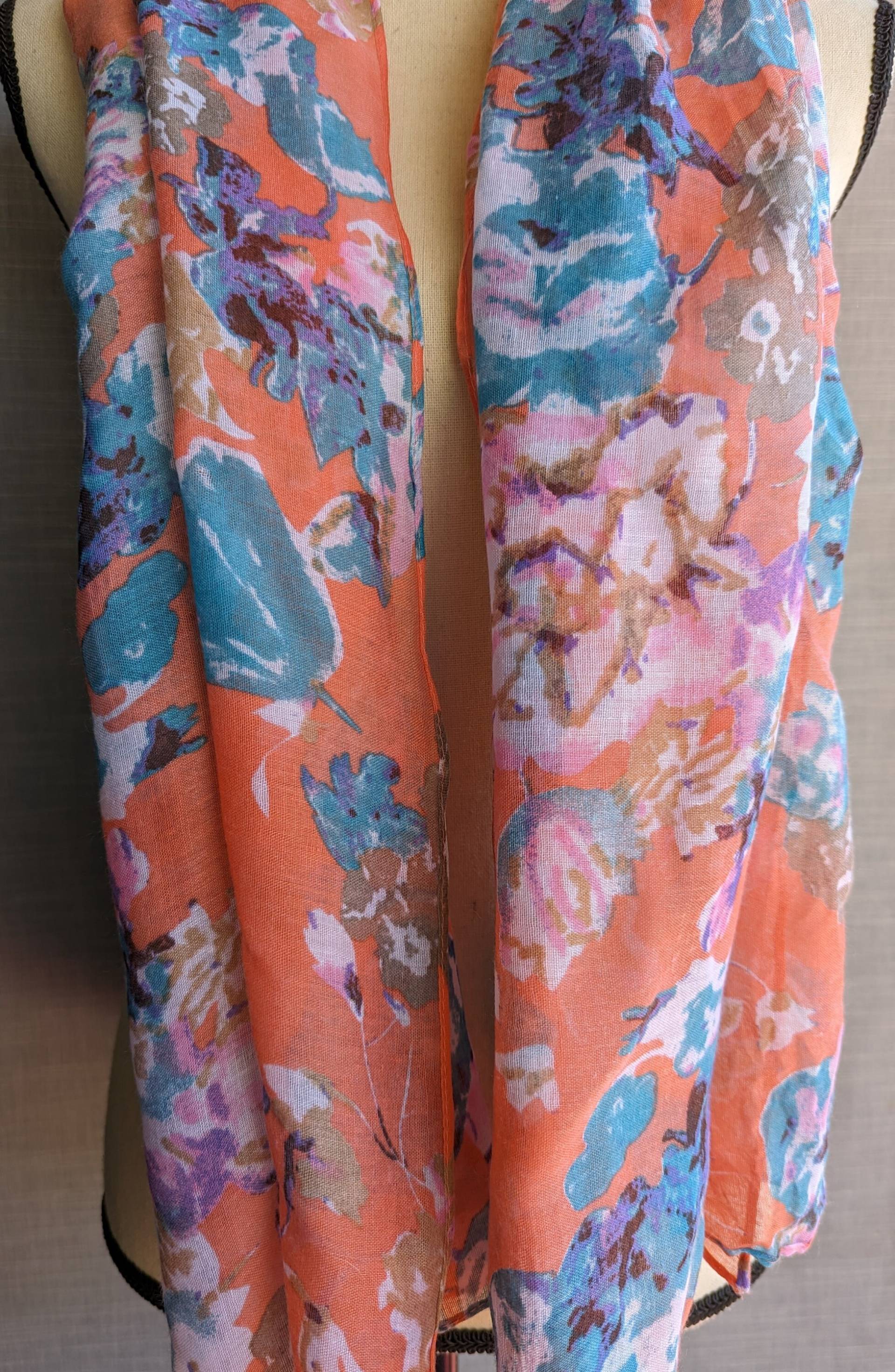 Schal Mit Blumenmuster in Koralle/Lachskoralle. Frühlingsblumen Bedruckter Schal. Sommerschal von Lucky120