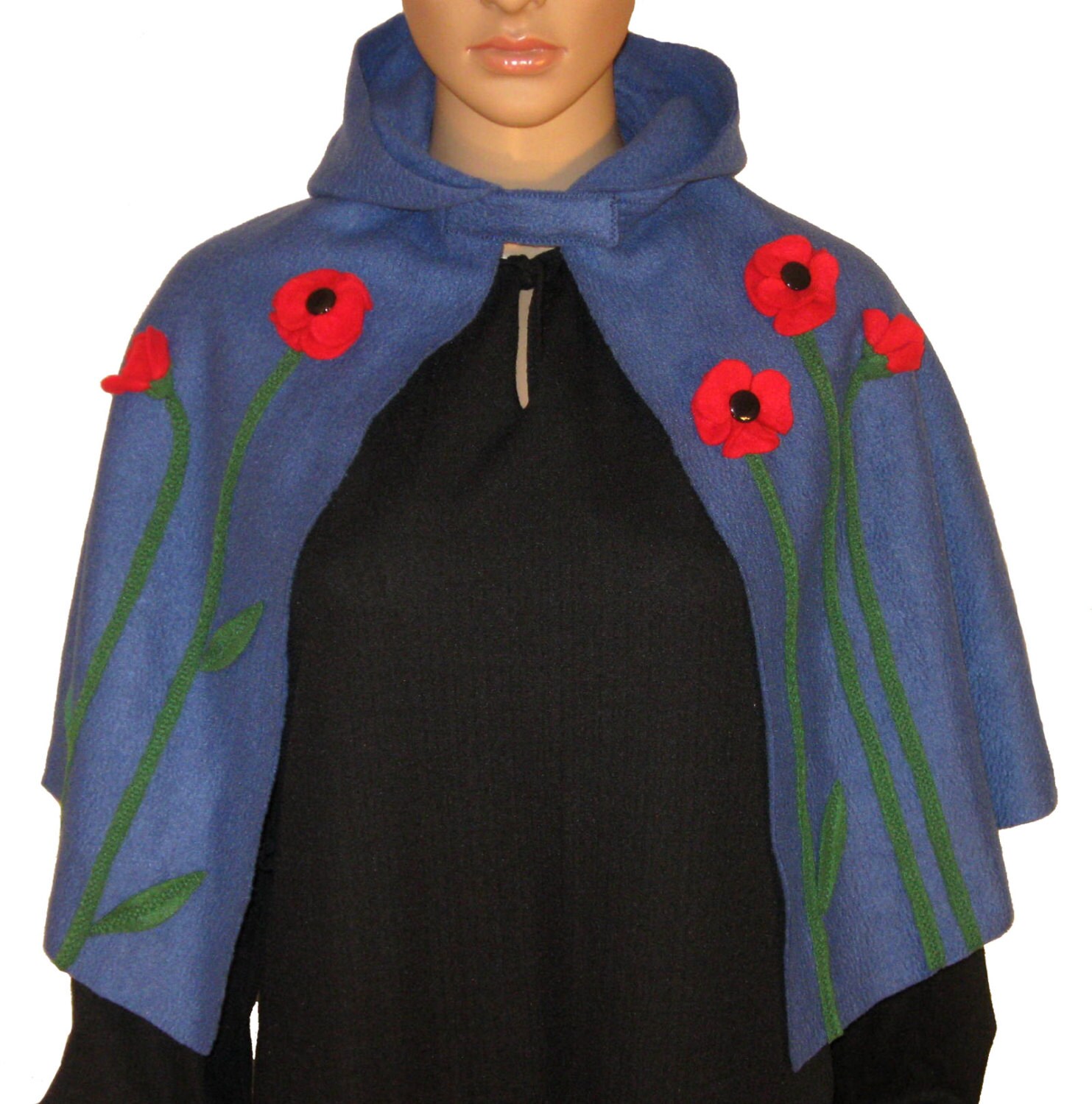 Blaues Kapuzen Elfen Cape Umhang Cape Fleece Poncho Mit Roten Mohnblüten Blaues Kapuzen Elfen Cape Umhang Cape Fleece Poncho Mit Roten Mohnblüten von LuckyCapes