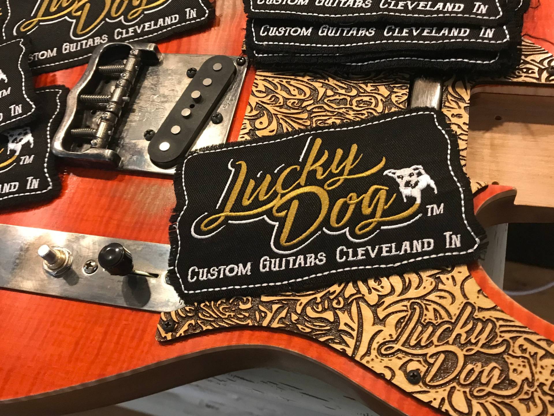Lucky Dog Gitarren Patch - Aufbügler Auf Der Rückseite Ideal Für Trucker, Hüte, Jacken, Gitarrenkoffer Oder Gigbags. Hochwertiger Faden Schöne von LuckyDogGuitars