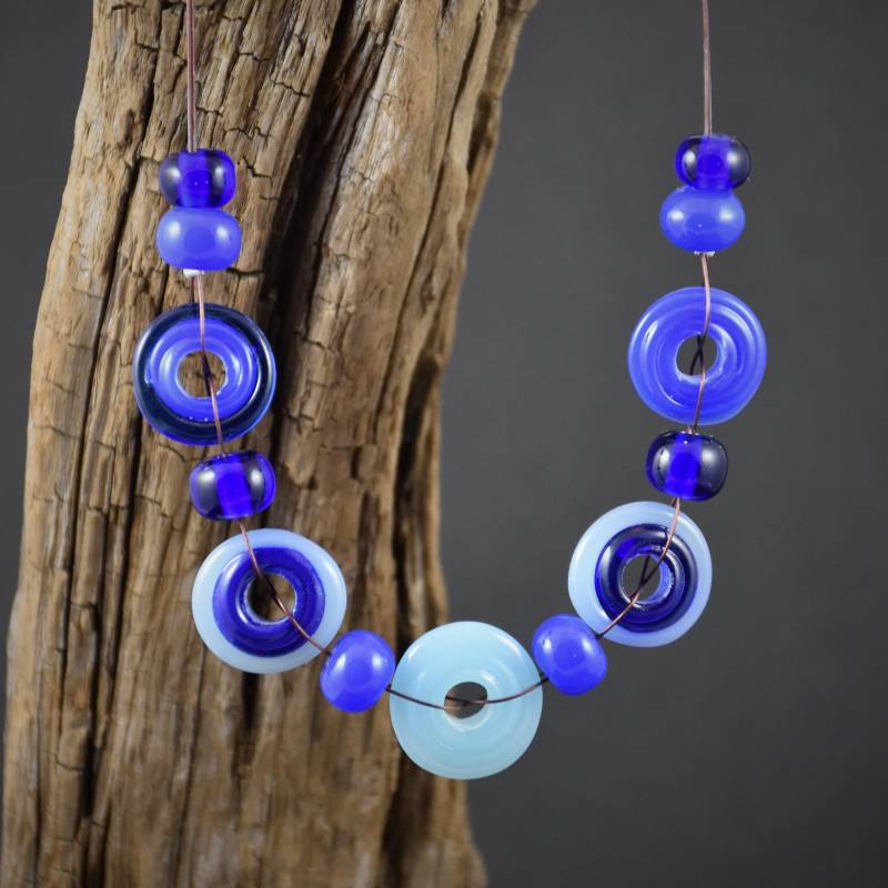Boho Tiefblaue Lampwork Glasscheibe Halskette Handgemachter Donut Schmuck von LuckyFineGlass
