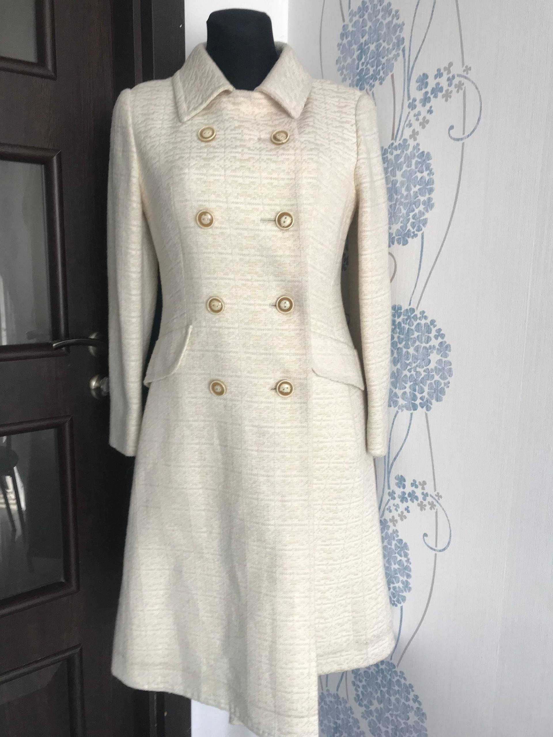 Vintage Gobelin Wolle Elfenbein Handgefertigt Mantel Größe S-M, France En Timmele Modell. Perfekte Form Und Zustand von LuckyMarta