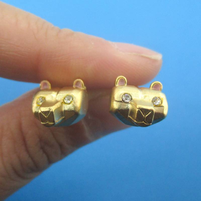 3D Eisbär Gesicht Ohrstecker in Gold Mit Strass Augen | Winziger Minimaler Handgemachter Schmuck Für Tierliebhaber von LuckyMiiJewelry