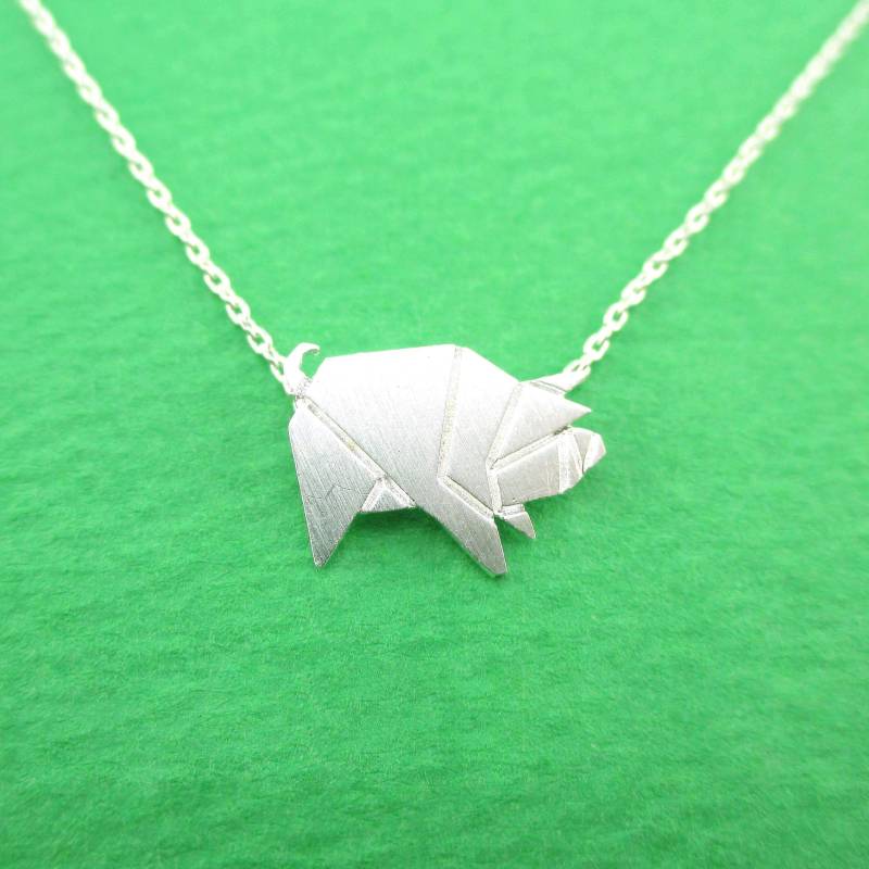 Abstrakte Schwein Förmige Origami Minimal Charm Halskette in Silber | Handgemachte Zierliche Tier Schmuck von LuckyMiiJewelry