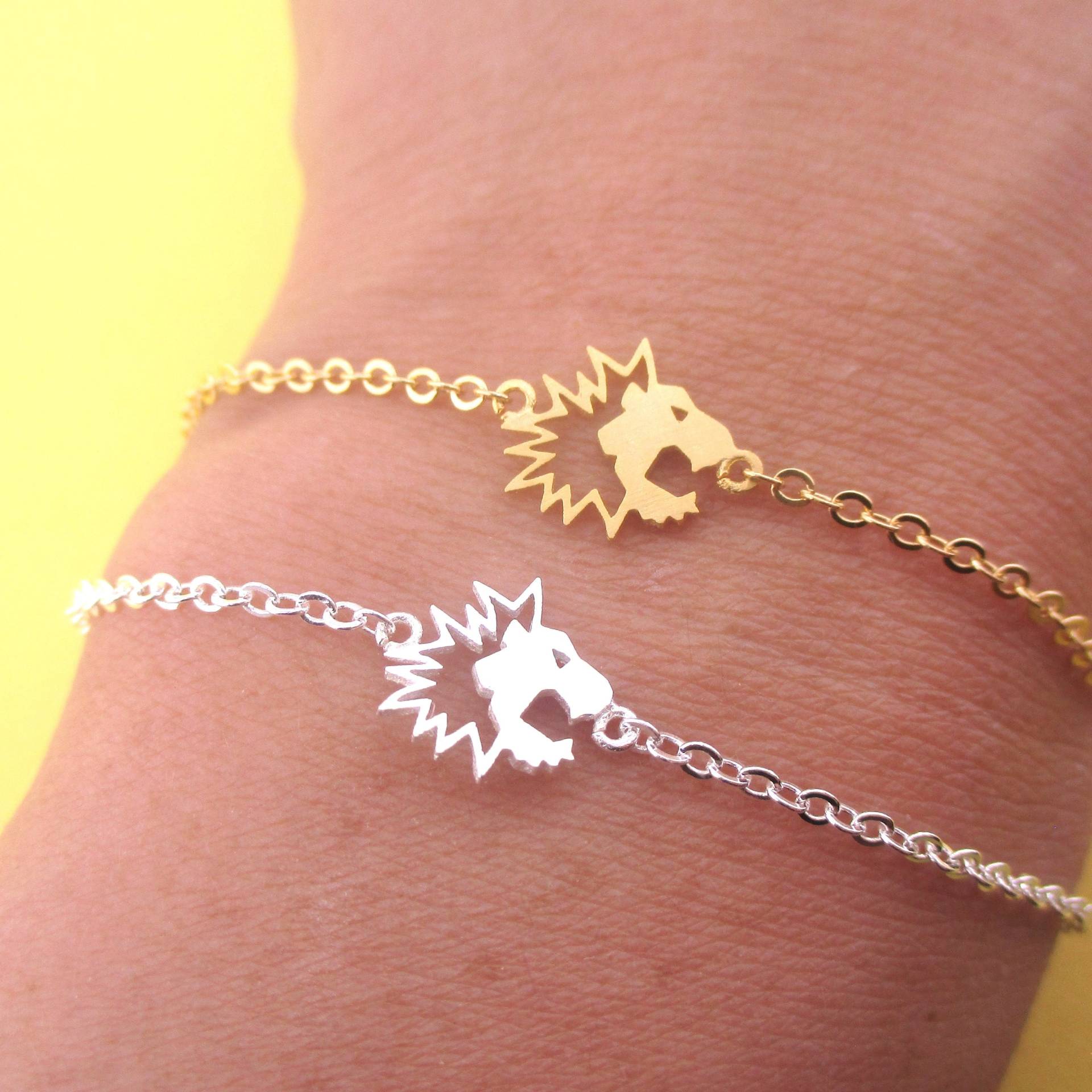 Brüllender Löwe Umriss Förmiges Bettelarmband in Silber Oder Gold | Handgemachte Kleine & Zierliche Minimal Schmuck Für Tierliebhaber von LuckyMiiJewelry
