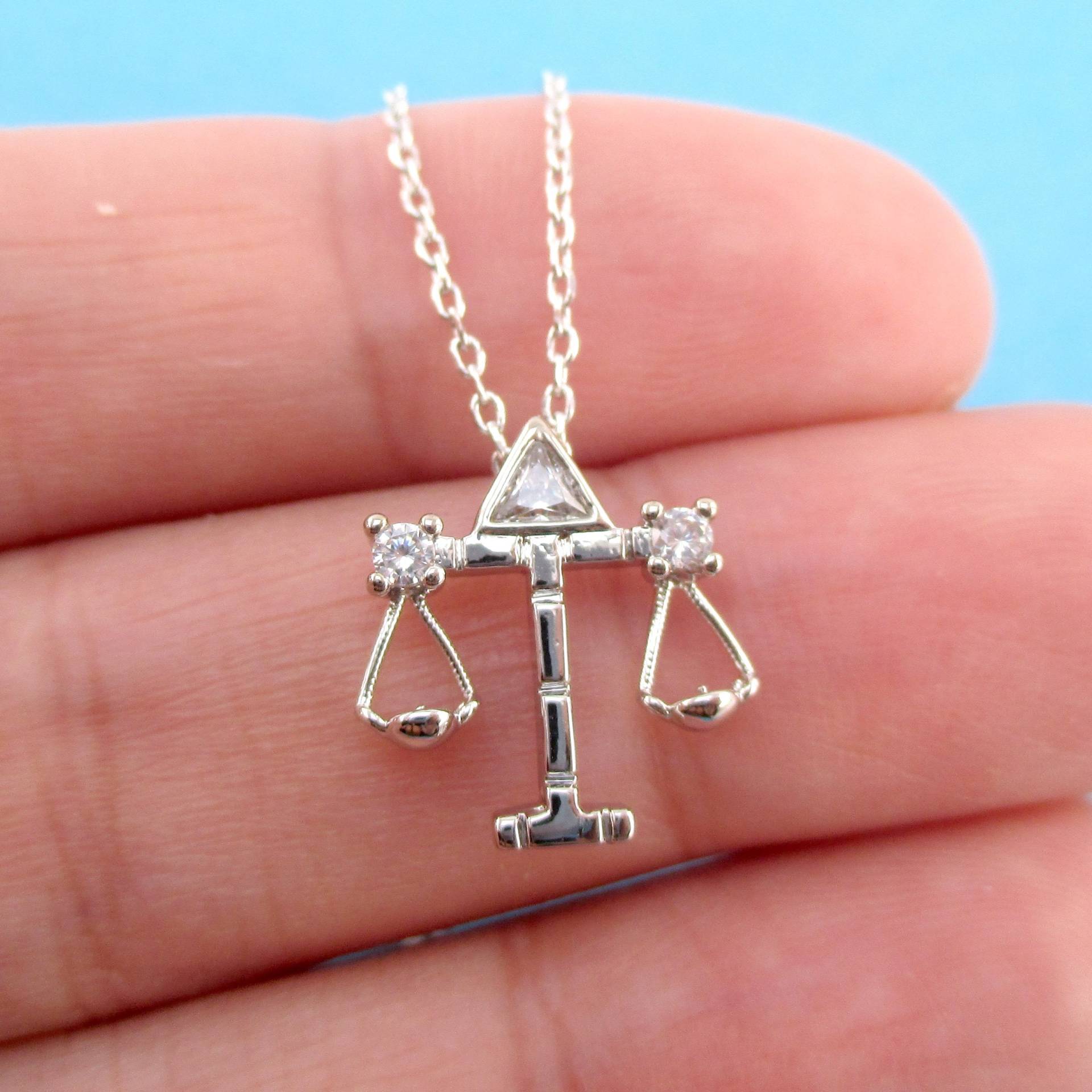 Libra Zodiac Balance Waage Konstellation Astrologie Anhänger Halskette in Silber Oder Gold | Gehämmert Und Geschmiedet Schmuck von LuckyMiiJewelry