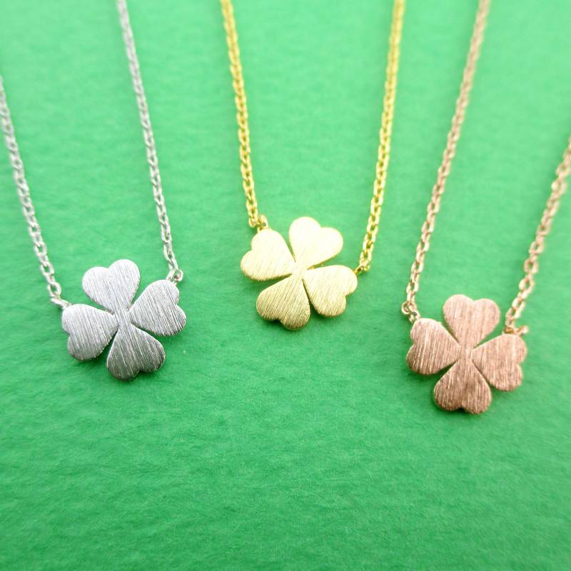 Lucky Four Leaf Clover Geformt Blumen Anhänger Halskette in Silber Gold Oder Rose | Gehämmert Und Geschmiedet Schmuck von LuckyMiiJewelry