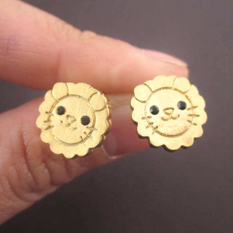 Niedliche Und Einfache Cartoon Löwengesicht Förmige Ohrstecker in Silber Oder Gold | Handmade Minimal Tier Schmuck von LuckyMiiJewelry