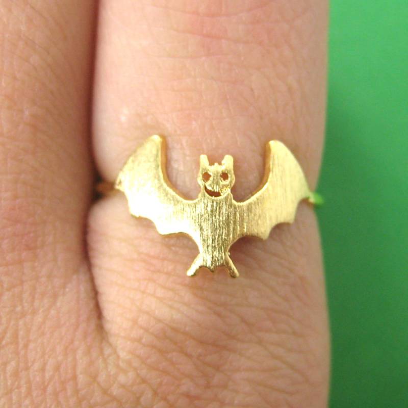 Super Süßer Und Einfacher Fledermaus-Förmiger Tier-Themen-Ring in Gold | Größe 6 von LuckyMiiJewelry