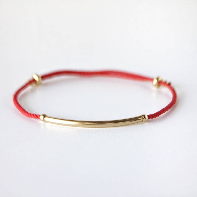 Red String Armband 14K Gold Filled Anhänger, Verstellbares Glücksarmband von LuckyMore