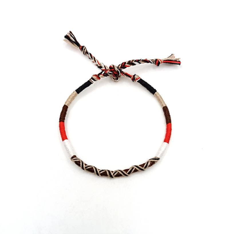 Baumwollfaden Criss Cross Armband Erdfarbener Ton Hippie Wrap von LuckyRatJewellery