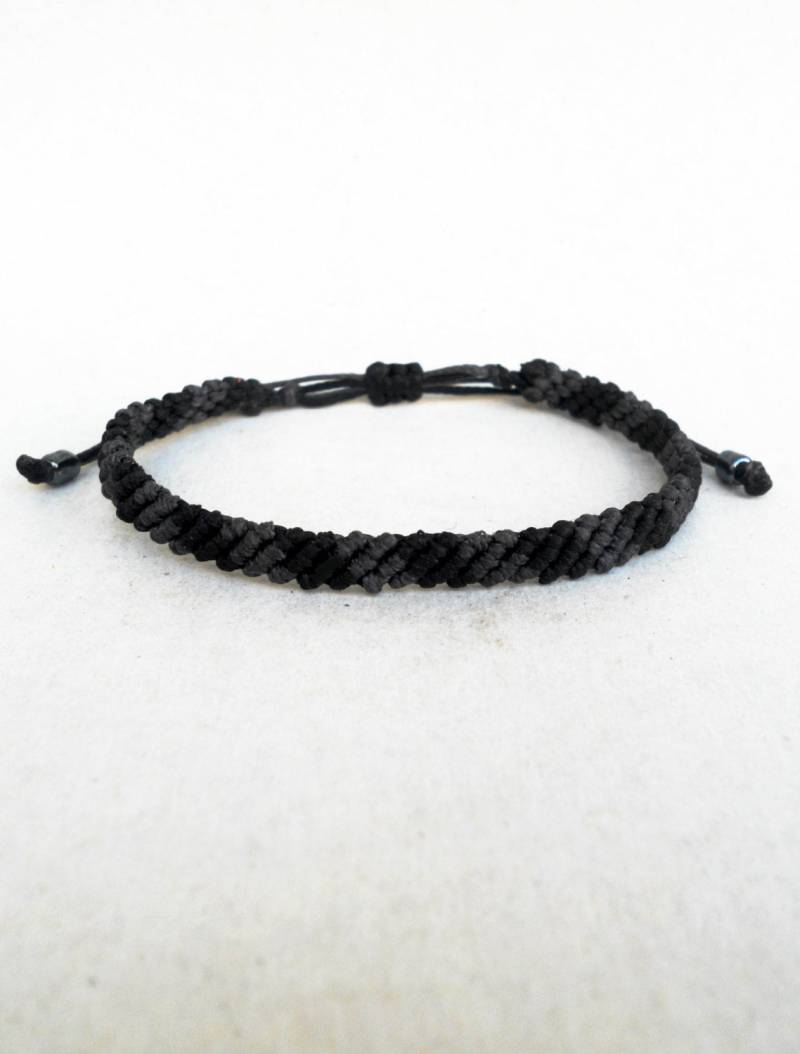 Black & Grey Makramee Armband Handgeknüpftes Armband von LuckyRatJewellery