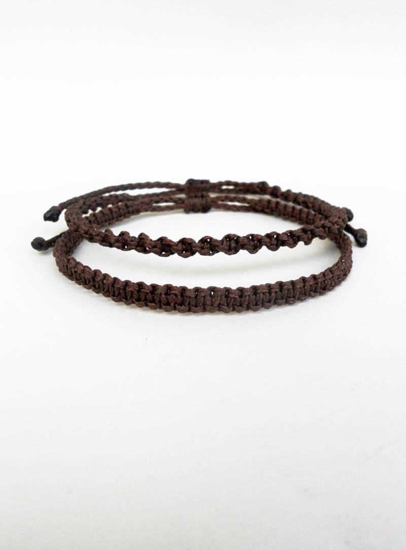 Braunes Makrameearmband Unisex-Armband Aus Gewachstem Polyester von LuckyRatJewellery