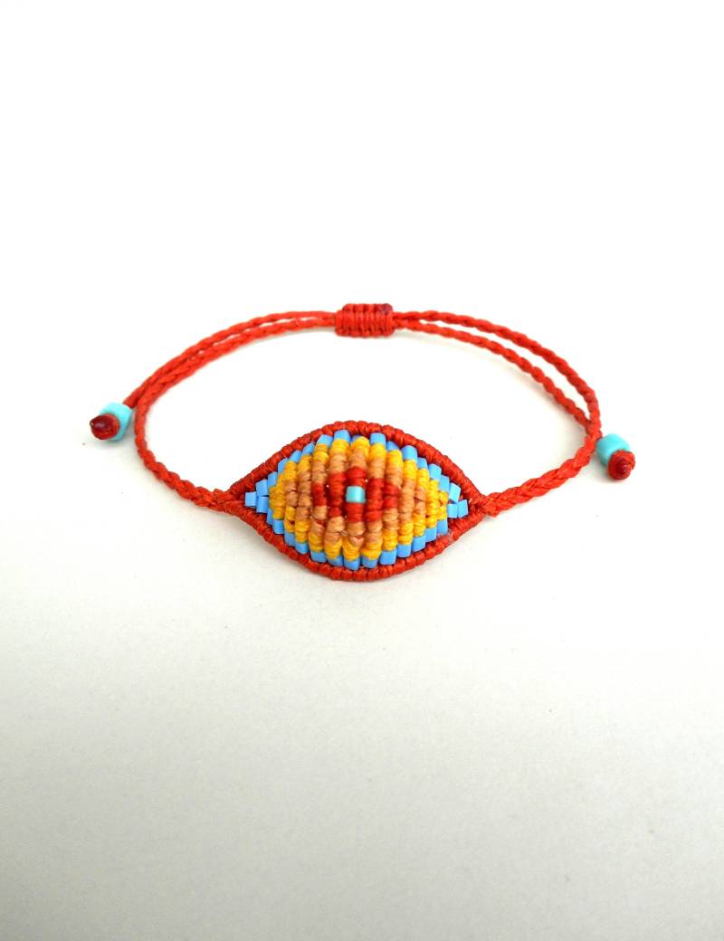 Evil Eye Makramee Armband Showgirl Ära Boho Schmuck von LuckyRatJewellery