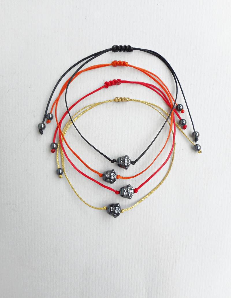 Hämatit Buddha Kopf Armband Red String Yoga Schmuck von LuckyRatJewellery