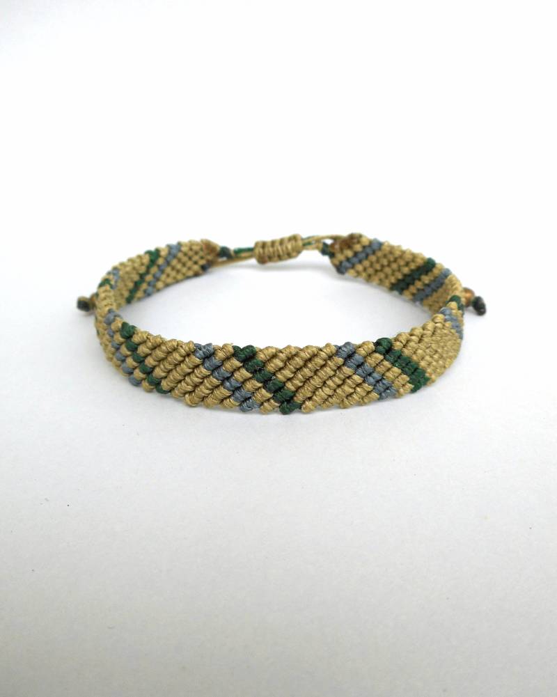 Khaki Makramee Armband Erdiges Gestreiftes Surf Armband von LuckyRatJewellery