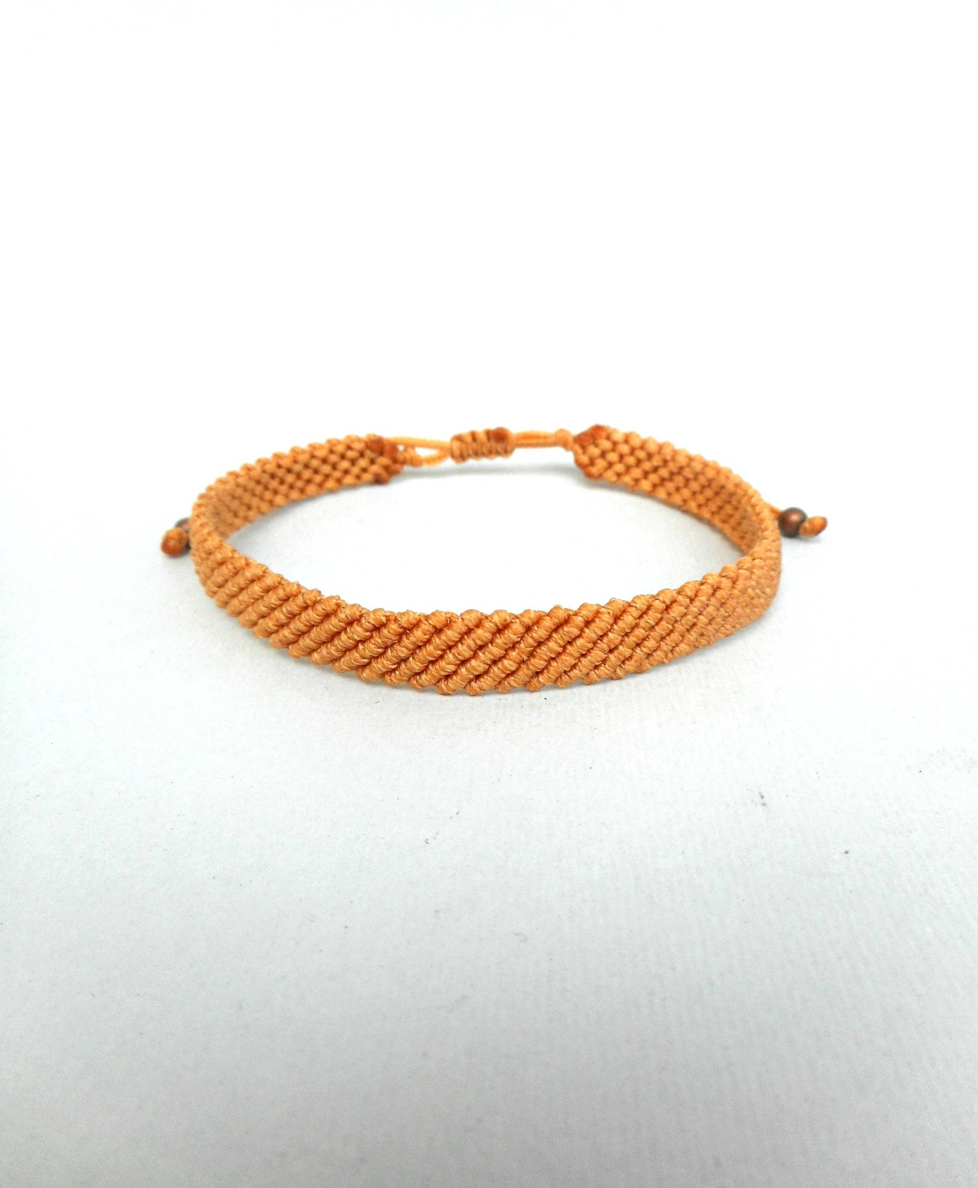Ockerfarbenes Makramee Armband Kupferperlen, Handgeknüpftes Schmuckstück von LuckyRatJewellery
