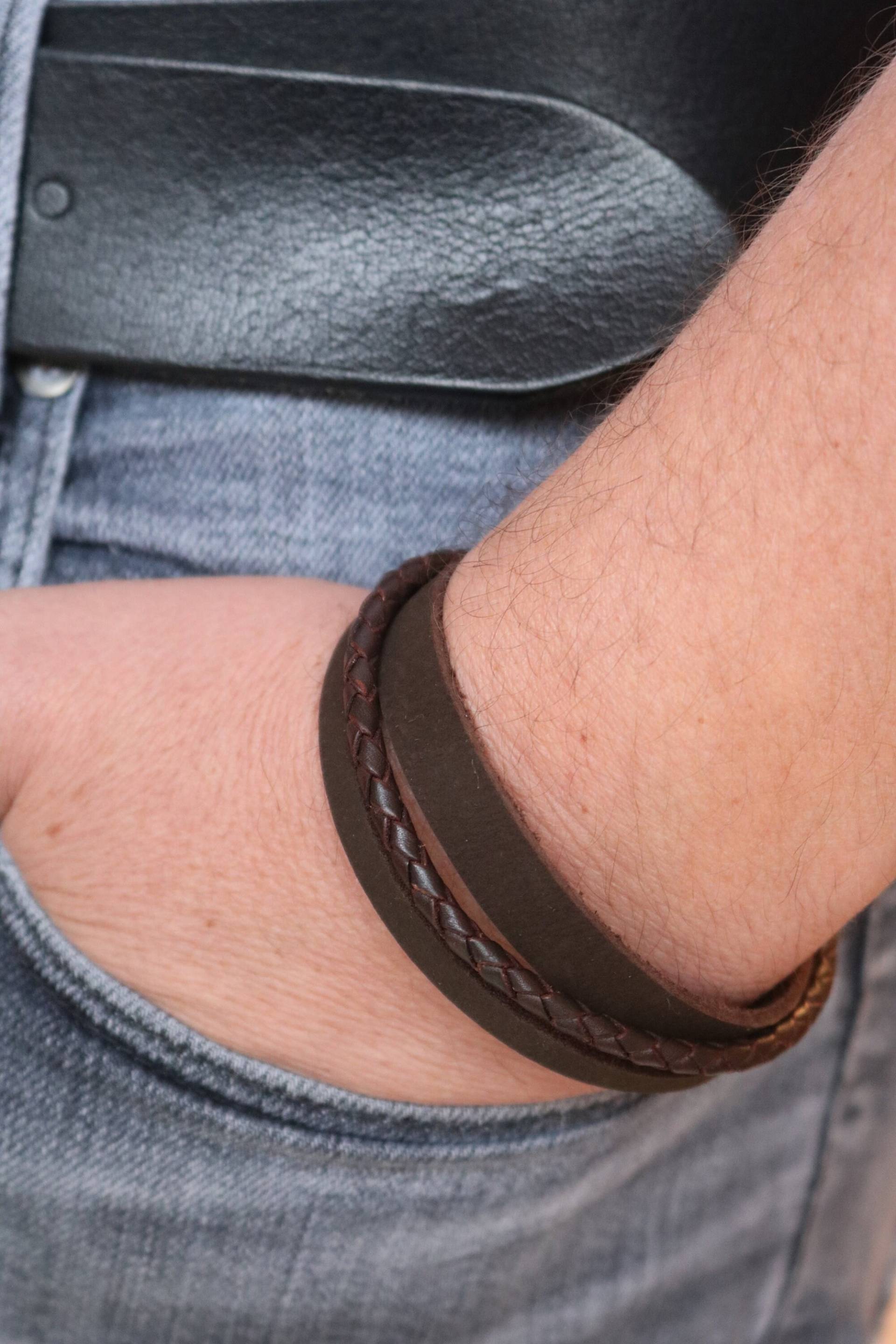 Leder Armband Mit Edestahl Magnet-Verschluss Leder Armband Mit Edestahl Magnet-Verschluss von LuckySchmuck