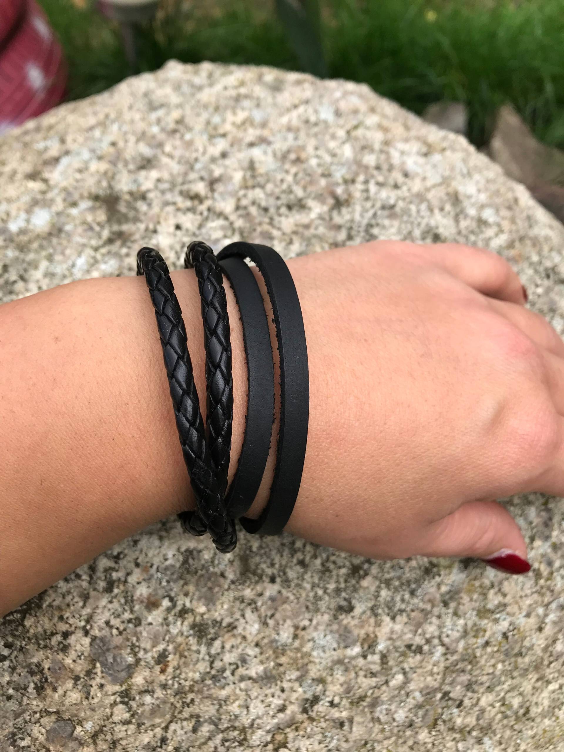 Schwarze Leder Armband Mit Edestahl Magnet-Verschluss Schwarze Leder Armband Mit Edestahl Magnet-Verschluss von LuckySchmuck